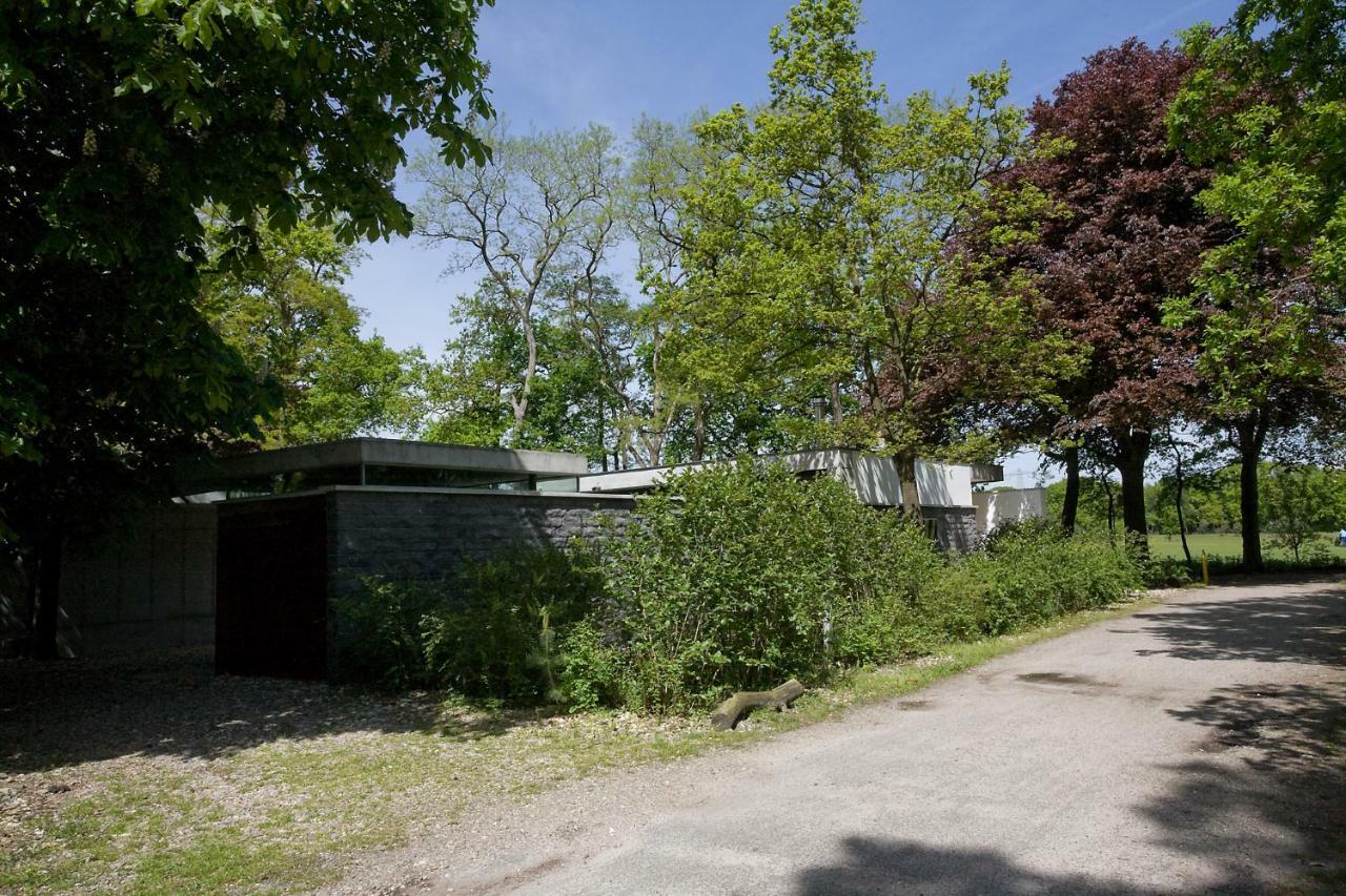 Betonnen Boshuis Oosterhout  Buitenkant foto
