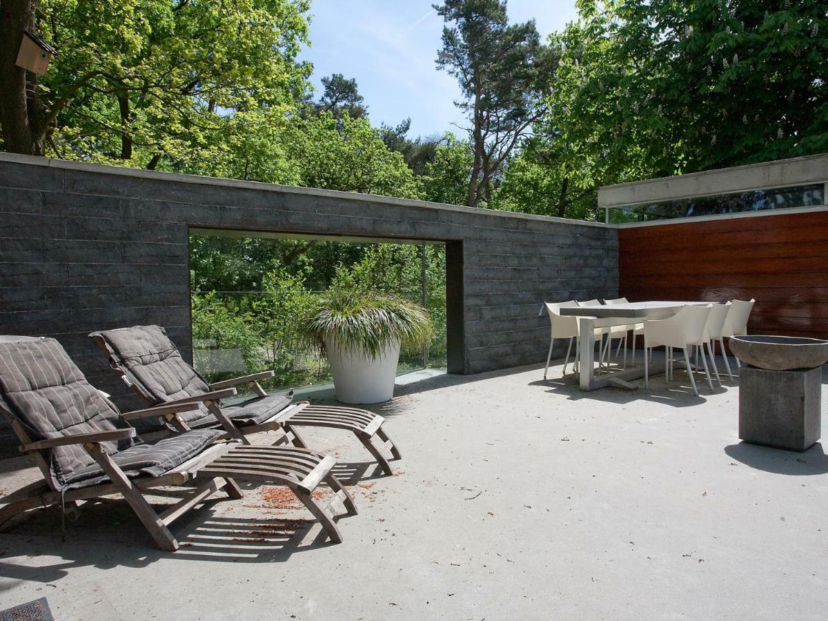 Betonnen Boshuis Oosterhout  Buitenkant foto